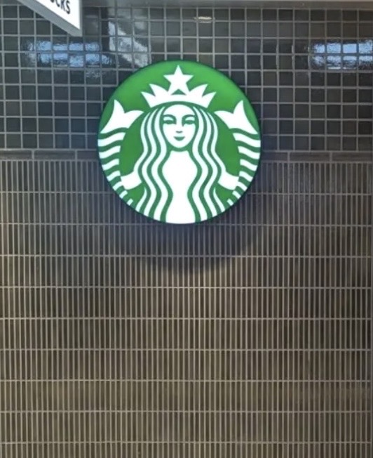 縦でも横でもオシャレ！「ボーダータイル」で空間を彩る💫