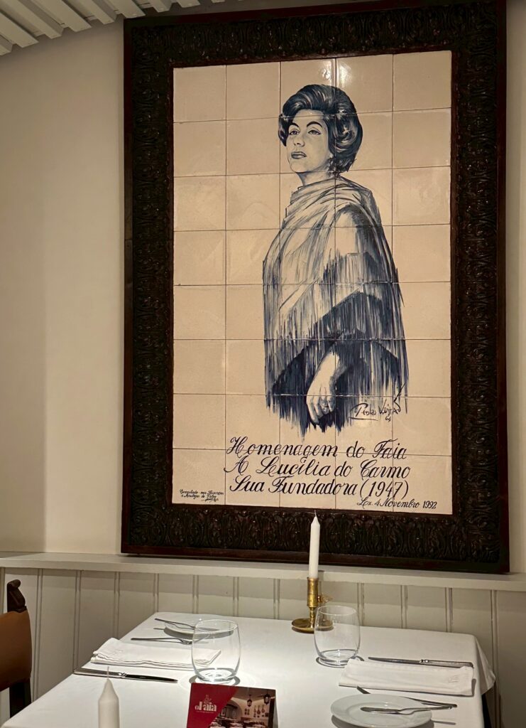 ポルトガルのアズレージョ 歌手の絵