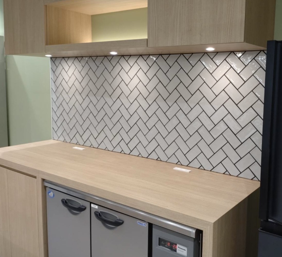 タイルの「ヘリンボーン張り」について